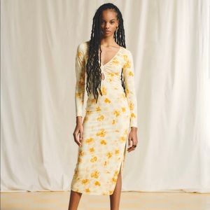 Abercrombie Long-Sleeve Keyhole Knit Midi Dress in Yellow Floral (XS)
